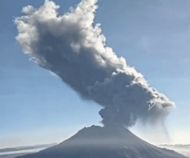 Perú reporta nueva explosión de ceniza en volcán Ubinas que alcanza más de 4.000 metros de altura Perú reporta nueva explosión de ceniza en volcán Ubinas que alcanza más de 4.000 metros de altura