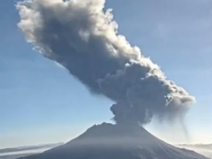 Perú reporta nueva explosión de ceniza en volcán Ubinas que alcanza más de 4.000 metros de altura Perú reporta nueva explosión de ceniza en volcán Ubinas que alcanza más de 4.000 metros de altura