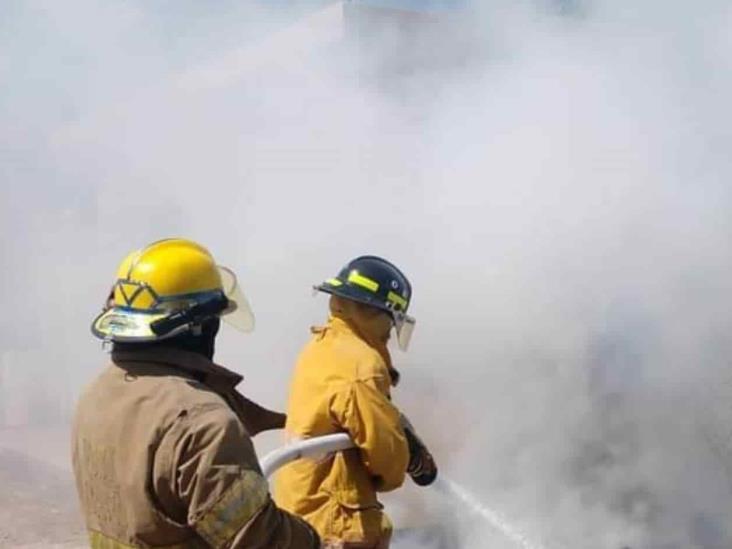 Incendio consume una vivienda en la Morelos Incendio consume una vivienda en la Morelos