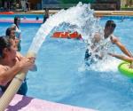 Vacaciones de verano llenan las albercas