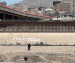 Refuerzan seguridad ante intento de migrantes de cruzar a El Paso