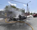 Queda auto reducido en cenizas tras corto