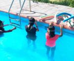 Invitan a clases de natación en verano en alberca semi-olímpica