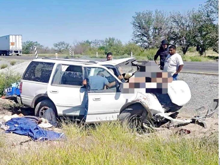 Vuelca camioneta familiar en Autopista Saltillo-Torreón; muere mujer Vuelca camioneta familiar en Autopista Saltillo-Torreón; muere mujer