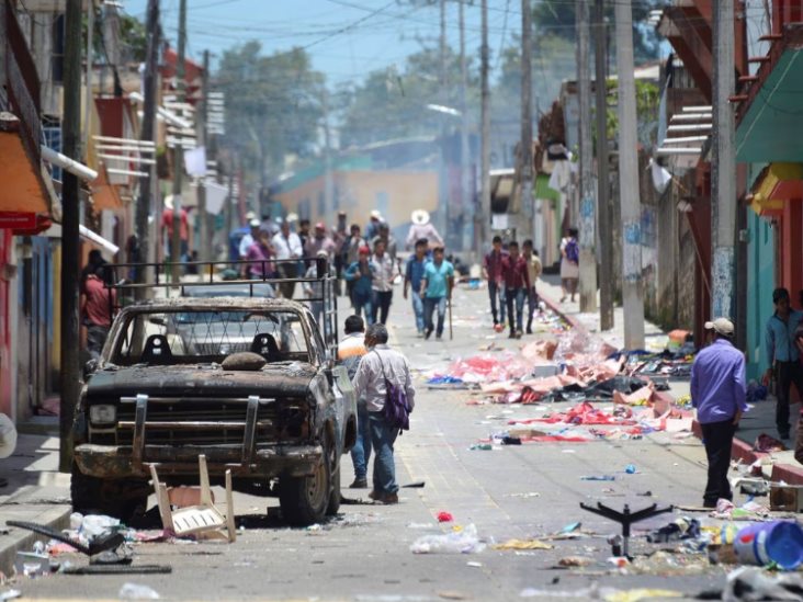 Huyen más de 100 de la violencia en Sinaloa Huyen más de 100 de la violencia en Sinaloa