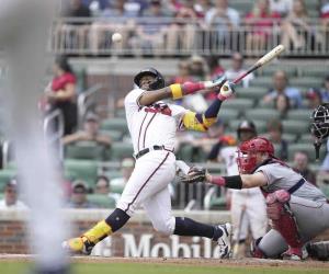 Con jonrones de Acuña, Riley y Olson, Bravos apalean 12-5 a Angelinos