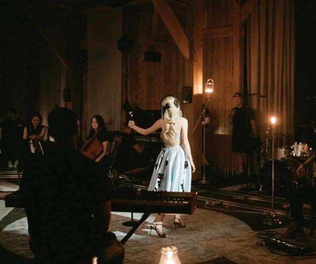 Ariana Grande regresa a la m&uacute;sica con aniversario de su &aacute;lbum debut