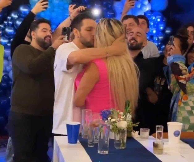 Wendy y Nicola se divierten juntos en fiesta de Galilea Wendy y Nicola se divierten juntos en fiesta de Galilea