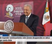 AMLO evade responder cuestionamientos sobre jóvenes desaparecidos en Jalisco y en su lugar cuenta chiste