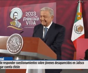 AMLO evade responder cuestionamientos sobre jóvenes desaparecidos en Jalisco y en su lugar cuenta chiste