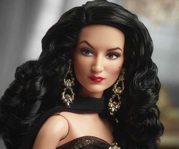 Lanzan Barbie de María Félix