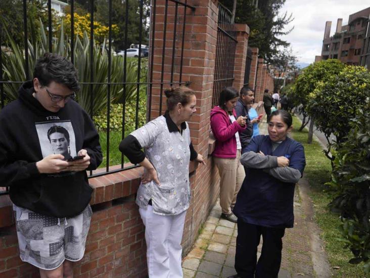 Fuerte sismo y réplica sacuden a Colombia Fuerte sismo y réplica sacuden a Colombia