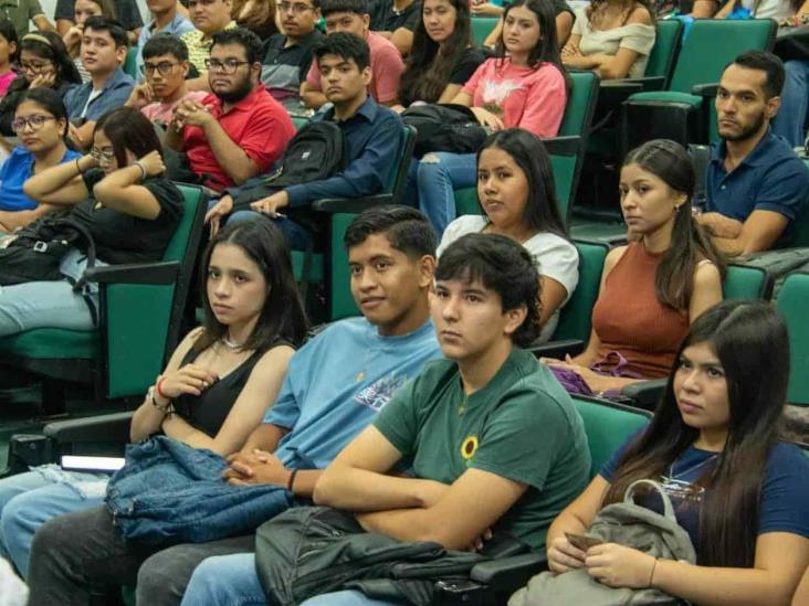 Rector dará la bienvenida a jóvenes universitarios Rector dará la bienvenida a jóvenes universitarios