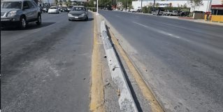 Reynosa | A más de 24 horas de haber sido derribadas las video cámaras de seguridad aún continúan los escombros sobre la vialidad y los postes sobre las banquetas