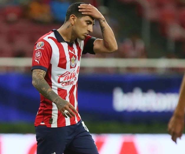 En Chivas piden apoyo y respeto tras abucheos al Pocho