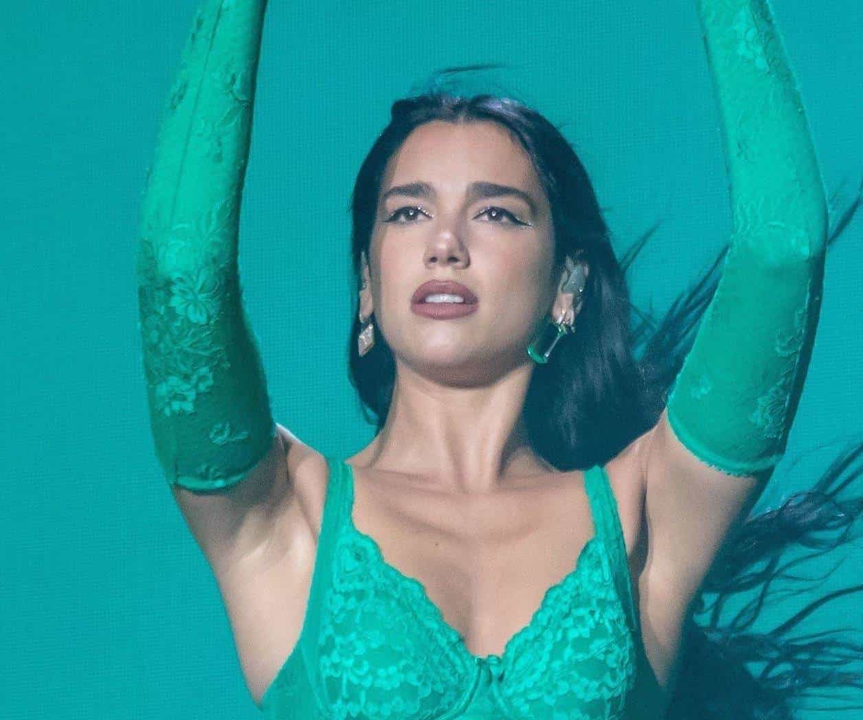 Dua Lipa celebra su aniversario número 28