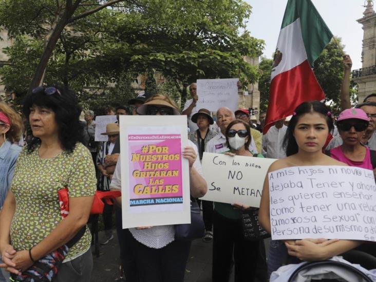 Impugnan modelo educativo; protestan contra nuevos libros Impugnan modelo educativo; protestan contra nuevos libros