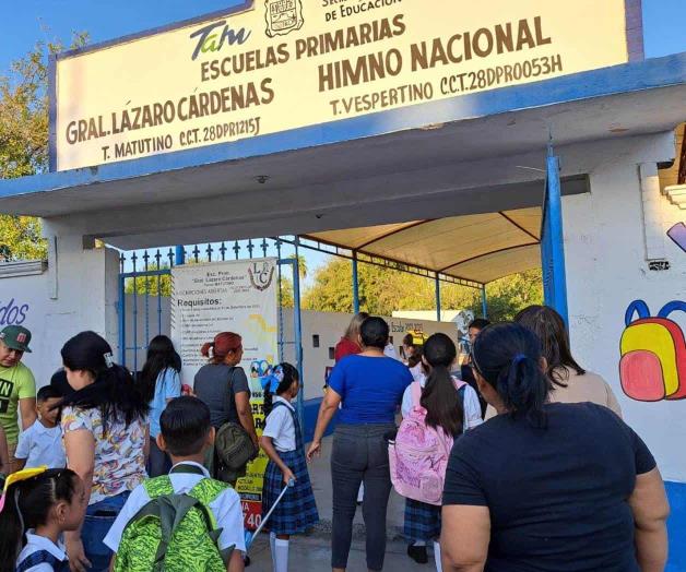 Entre emociones y caos vehicular arranca ciclo escolar en Reynosa