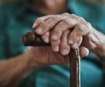 Consideran 1 de 5 personas a los abuelos como carga