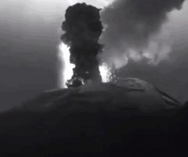 Captan fuerte explosión del volcán Popocatépetl