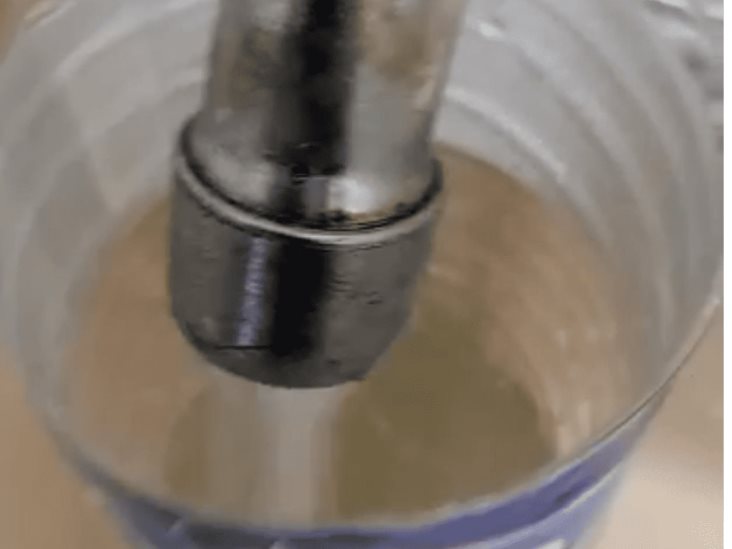 Se quejan por mal servicio de agua potable Se quejan por mal servicio de agua potable