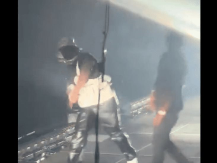 Lanza 50 Cent micrófono en show y deja herida a fan Lanza 50 Cent micrófono en show y deja herida a fan