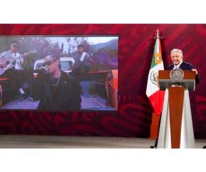 Aboga AMLO por Yahritza y anuncia que estar&aacute; en el Z&oacute;calo