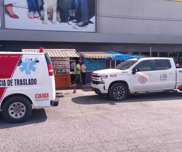 Estalla clima de 20 toneladas en Coppel y evacuan a clientes y personal