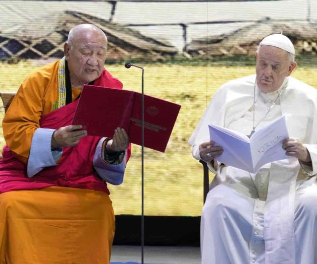 Papa Francisco resalta diversidad religiosa de Mongolia junto a chamanes, monjes y evang&eacute;licos