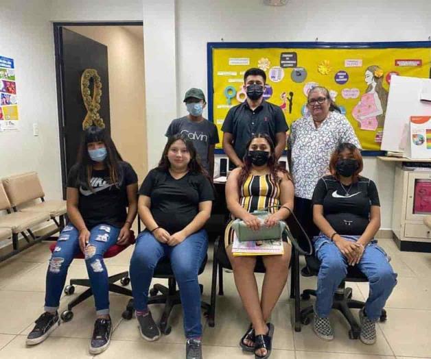 Educan a jóvenes sobre el embarazo