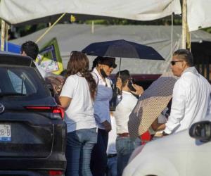 Maestros cumplen más de 24 horas de plantón en la SET