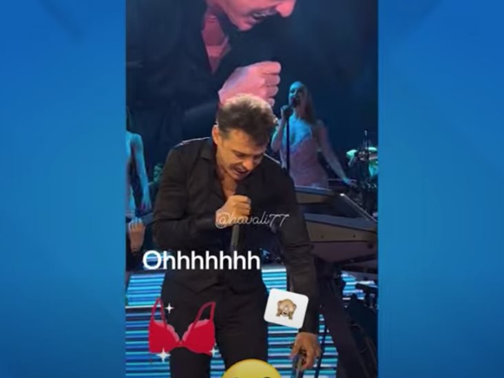 Avientan prenda íntima a Luis Miguel en concierto en Chile