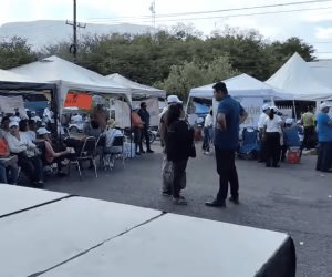 #CdVictoria #ParoDeLabores maestros se empiezan a retirar de la Secretar&iacute;a de Educaci&oacute;n de Tamaulipas para descansar, luego que el secretario general del SNTE, Arnulfo Rodr&iacute;guez Trevi&ntilde;o, adelant&oacute; noticias positivas en relaci&oacute;n a la negociaci&oacute;n con autoridades estatales.