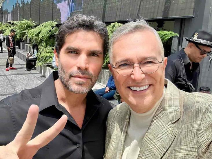 Presume foto con Verástegui Presume foto con Verástegui