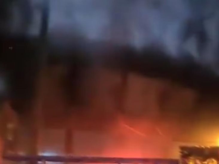 Fanáticos italianos incendian estadio de su rival por perder partido Fanáticos italianos incendian estadio de su rival por perder partido