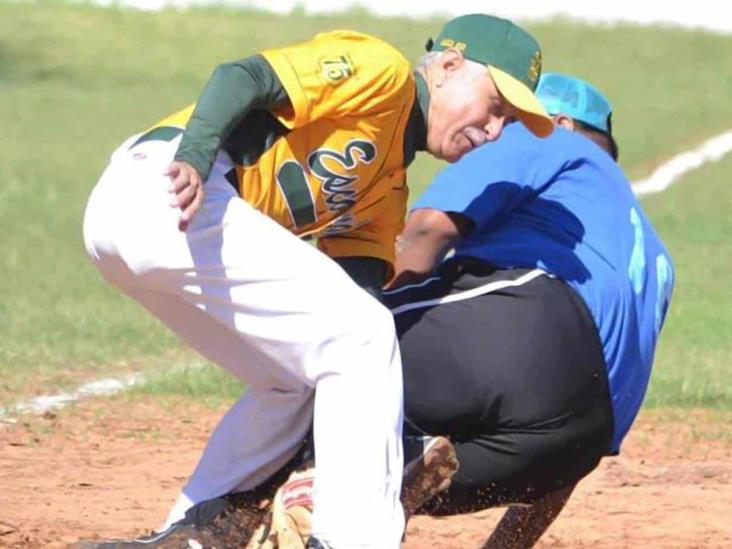 ¡Se abre el telón! En la Liga Burocrática de Softbol ¡Se abre el telón! En la Liga Burocrática de Softbol