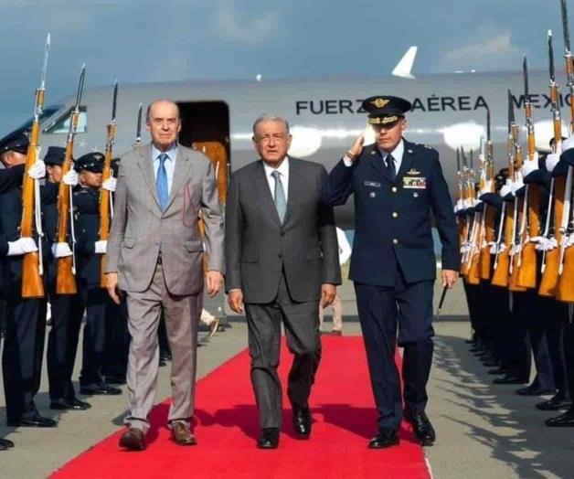 Llega AMLO a Colombia