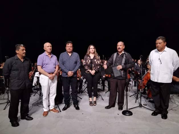 Ofrecen magistral concierto