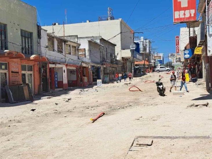 Urgen comerciantes agilizar trabajos en peatonal Hidalgo Urgen comerciantes agilizar trabajos en peatonal Hidalgo