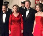 Hillary Clinton va a la Casa Blanca a entregar premio a las artes