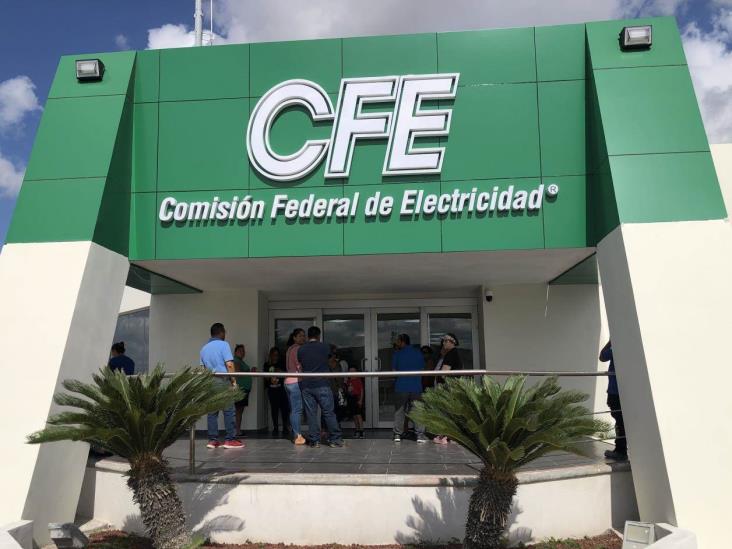 Toman vecinos las oficinas de la CFE Toman vecinos las oficinas de la CFE