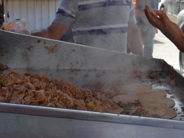 Abundan puestos de comida ambulante Abundan puestos de comida ambulante