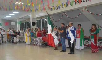 Celebran Fiestas Patrias Celebran Fiestas Patrias