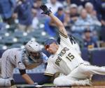 Taylor anota carrera decisiva y Cerveceros derrotan 4-2 a Marlins