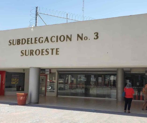 Cierran subdelegaciones del IMSS; dicen que hoy es asueto Cierran subdelegaciones del IMSS; dicen que hoy es asueto
