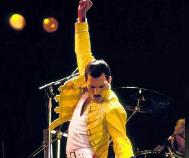 Subastan más de mil artículos personales de Freddie Mercury