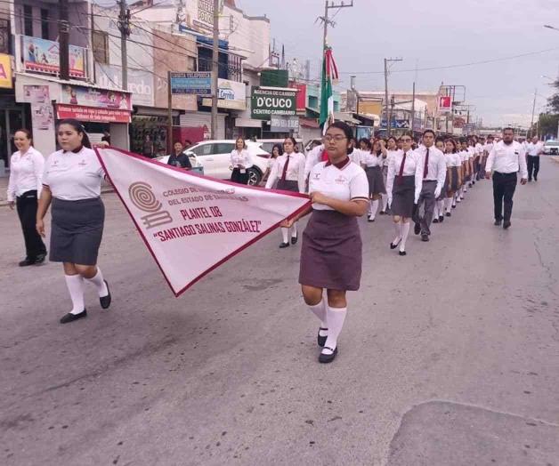 Realizan desfile patrio en Matamoros; planteles del SNTE no participan Realizan desfile patrio en Matamoros; planteles del SNTE no participan