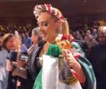 Celebra Adele a M&eacute;xico vestida de mu&ntilde;eca Lele