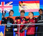 Acaba Ferrarri racha de triunfos de Red Bull; Carlos Sainz gana GP Singapur