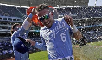 Remontan Reales en 8vo inning Remontan Reales en 8vo inning